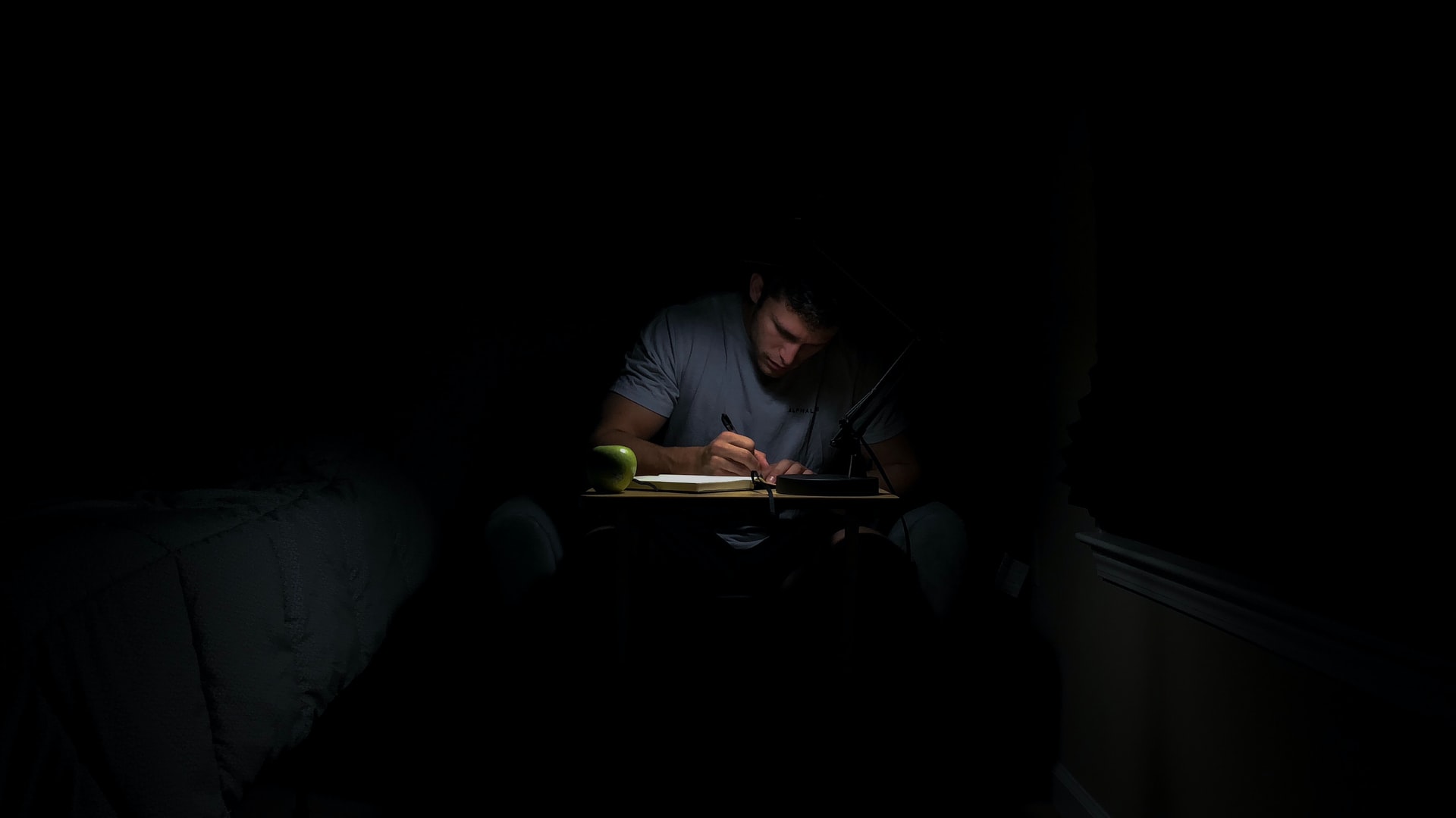 Read more about the article Use Journaling to Relieve Stress at Bedtime